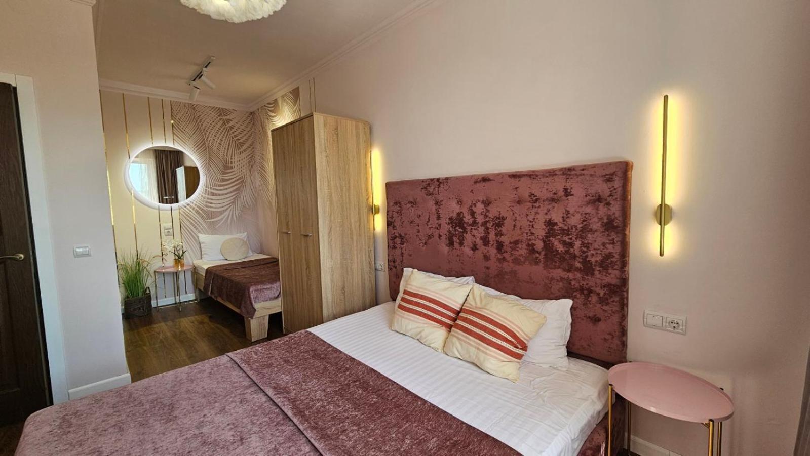Soft Pink Apartment Munkács Kültér fotó
